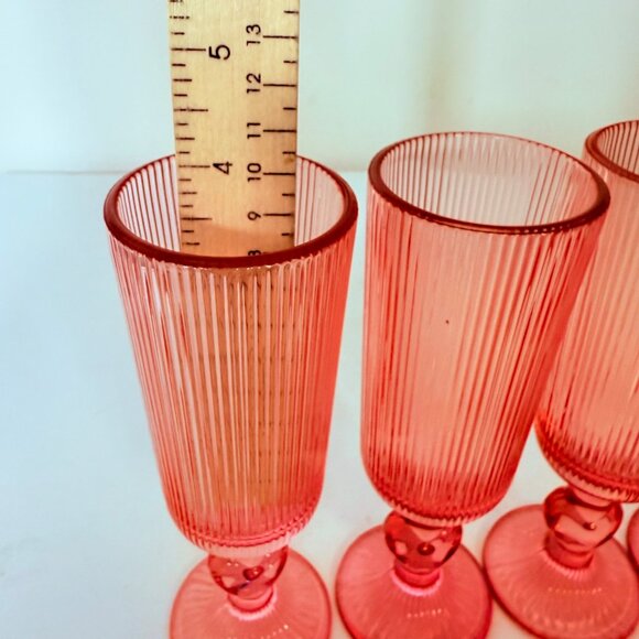Romantic Ribbed Pink Glass Champagne Flutes Set of 4 Heart Stem Retro Cocktail - Picture 8 of 15